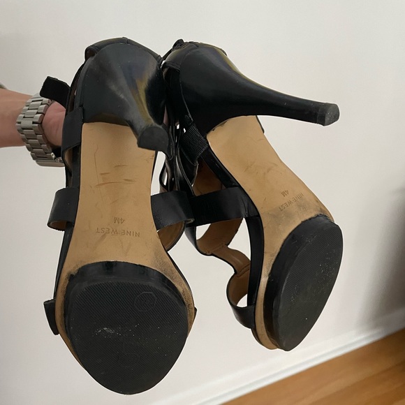 Nine West black sandals in a size 4.5 - Picture 3 of 4